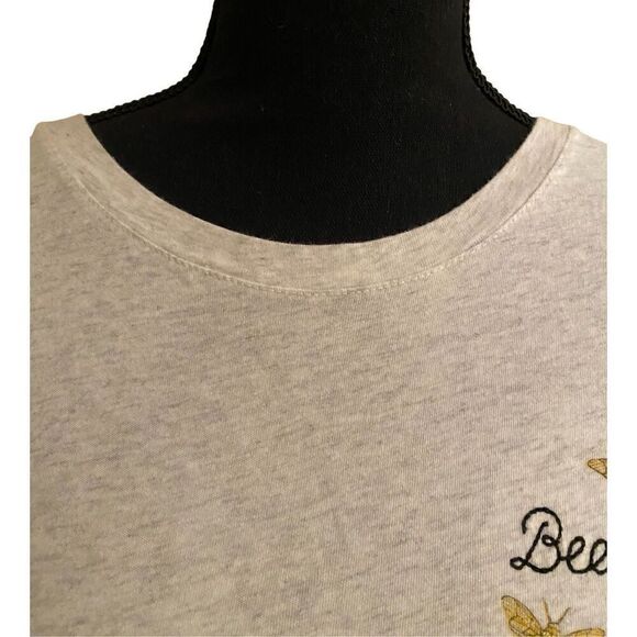 GAP Women`s Crewneck Print Tee Cap Sleeve T-Shirt Top Bee Mine Embroidery Size L - Picture 2 of 5